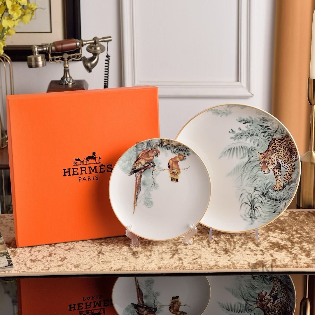 Hermes Carnets D Equateur Birds Set of 2 plates with bird and tiger - Hermes Plates | Buy Online in UAE